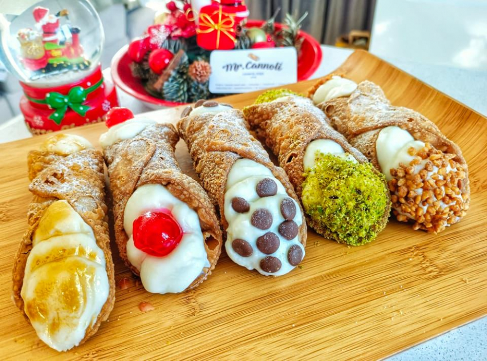 MR. CANNOLI cover image