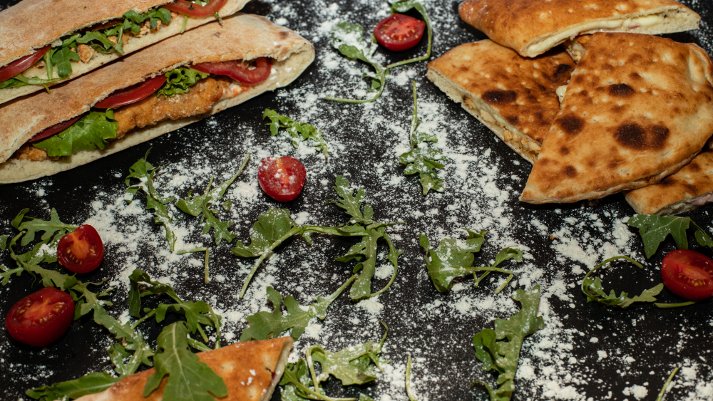 La Strada Pizza & Sandwich cover