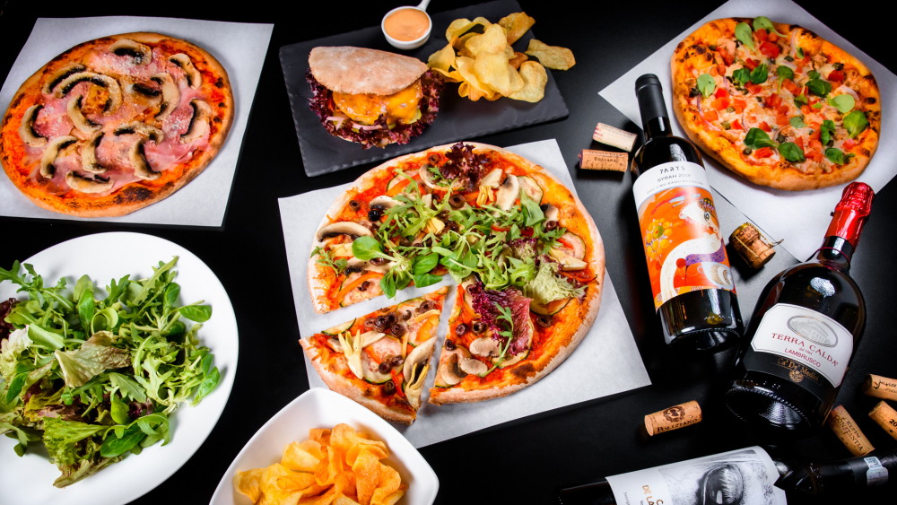 Yuppies Cafe&Wines cover image