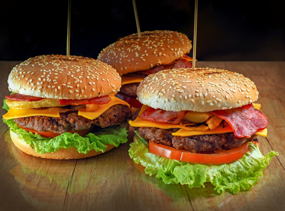 Boluva Burgers - Fast Food Vanatoresc cover