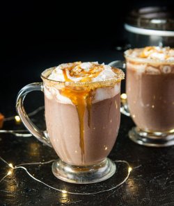 Ciocolata calda neagra cu caramel image