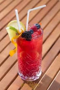 Limonada cu fructe de padure image