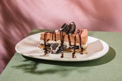 Chocolate Hazelnut & Cookies cheesecake image