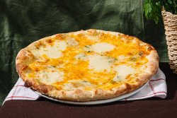 Quattro Formaggi medie image