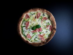 Pizza Cotto e zucchini image
