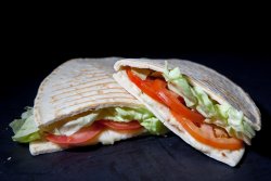 Piadina cu mozzarella, roșii și philadelphia image