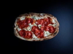 Pinsa Quattro Formaggi a Diavola image