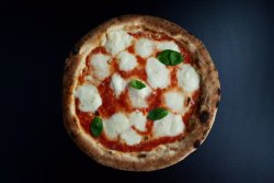 Pizza Vera Margherita image
