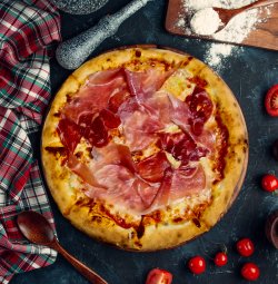 Pizza Prosciutto crudo e Gorgonzola image