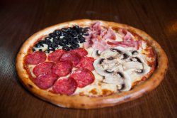 Pizza Quatro Stagione image