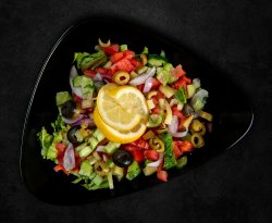 Salată cu legume proaspete image