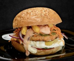 Sandwich cu piept de pui image