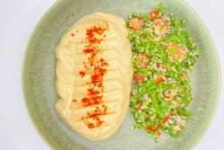 Humus tahini cu Tabbouleh şi quinoa– vegan image