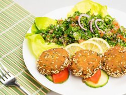 Falafel cu tabbouleh -  vegan image