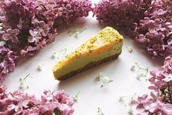 Tort cu mere verzi, lime și matcha – raw image