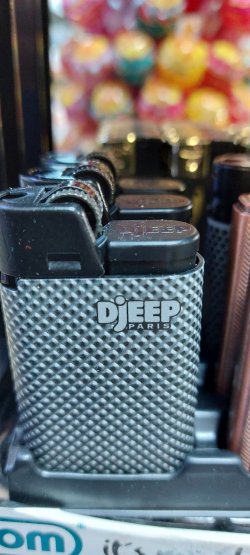 Brichete Djeep