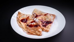 Clătite cu dulceață de vișine image