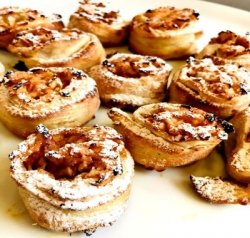 Apple rolls image