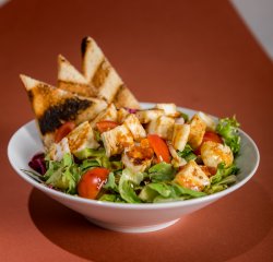 Salata cu Halloumi image