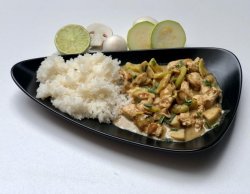 Hot Thai Green Curry image