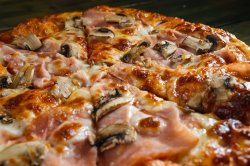 Pizza prosciutto & funghi 480g  (32cm) image
