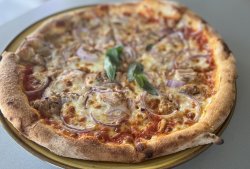 Pizza tonno e cipolla.650gr image