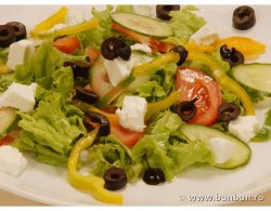 Salată Grecească cu legume proaspete image
