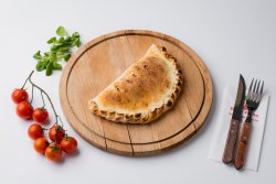 Calzone cu salam și cabanos image