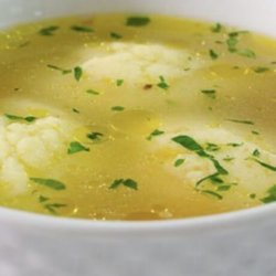 Supă de pui cu găluşte pufoase image