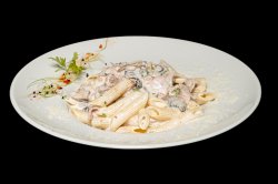 Penne cu șuncă și ciuperci image