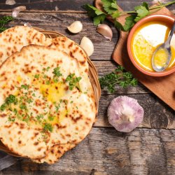 Cheese naan image