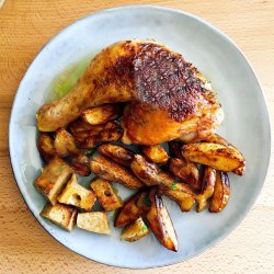 Jumatate de Pui, cartofi wedges cu usturoi image