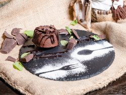 Lava cake ciocolată cu înghețată image