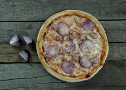 Pizza Tonno E Cipolla Medie image