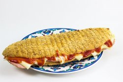 Toast cu șuncă de pui și cașcaval image