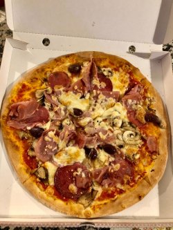 Pizza Capriciosa image