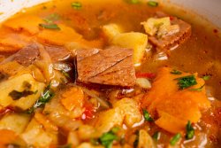 Ciorbă de văcuță cu legume image