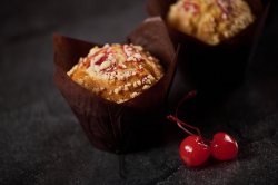 Vanilla muffin with cherry, 110 gr  image