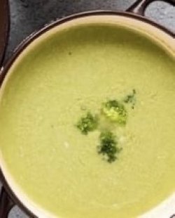 Supă cremă de broccoli + crutoane image