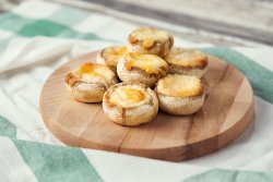 Ciuperci umplute cu mozzarella image