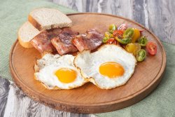 Ochiuri cu bacon image