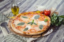Pizza Margherita image