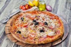 Pizza Tuna image