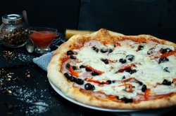 Pizza Napoletana image