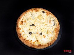 Pizza quattro formaggio (32cm)  image