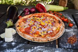 Pizza Con tutto image