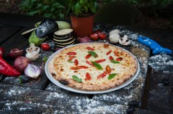 Pizza Caprese image