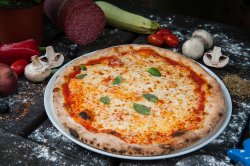 Pizza Margherita image