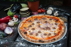 Pizza Salsiccia e Cipolla image