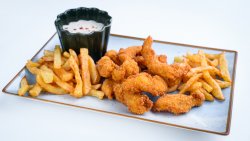 Fish and chips cu sos remoulade  image